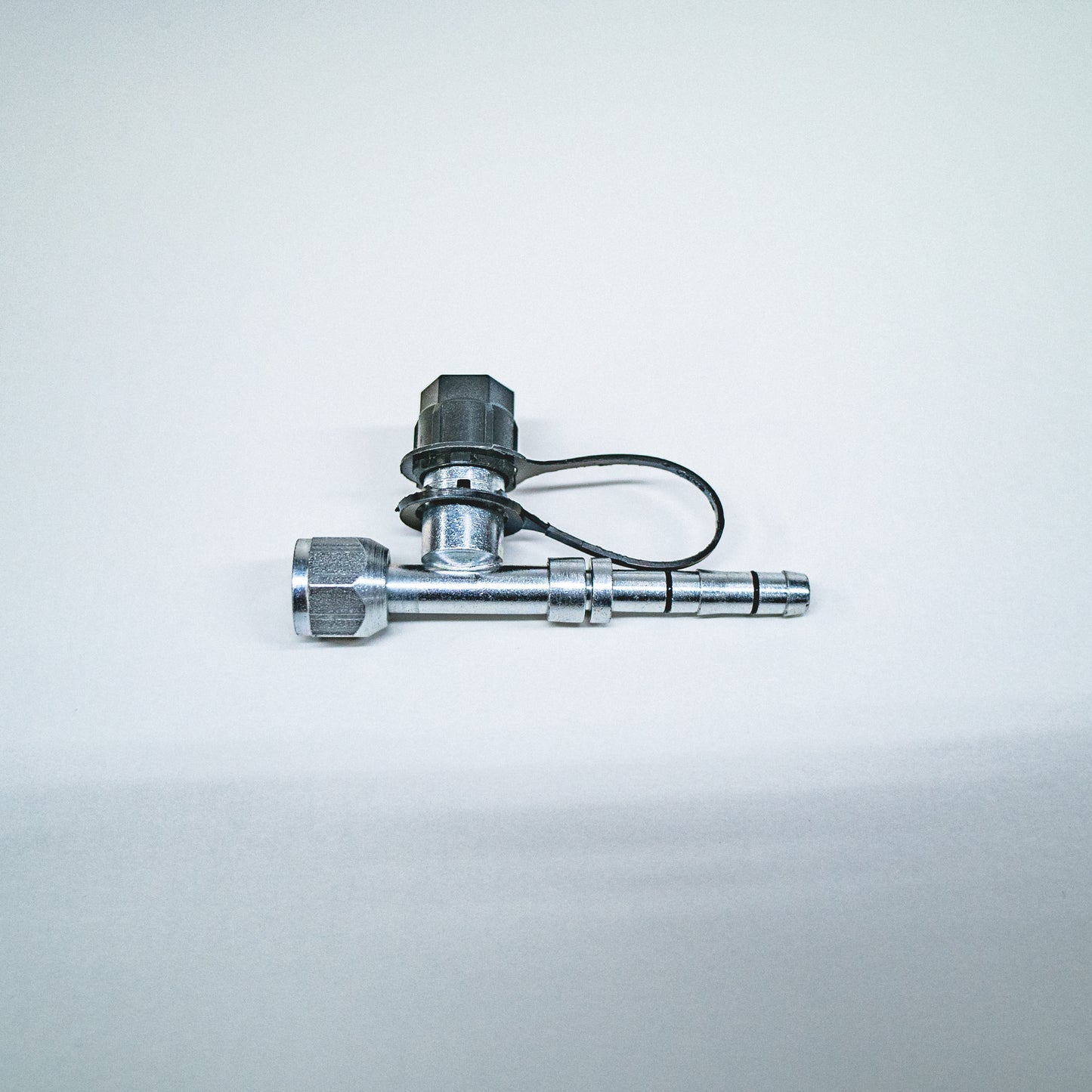NO 6 Hose Fitting - Straight with 134a Service Port